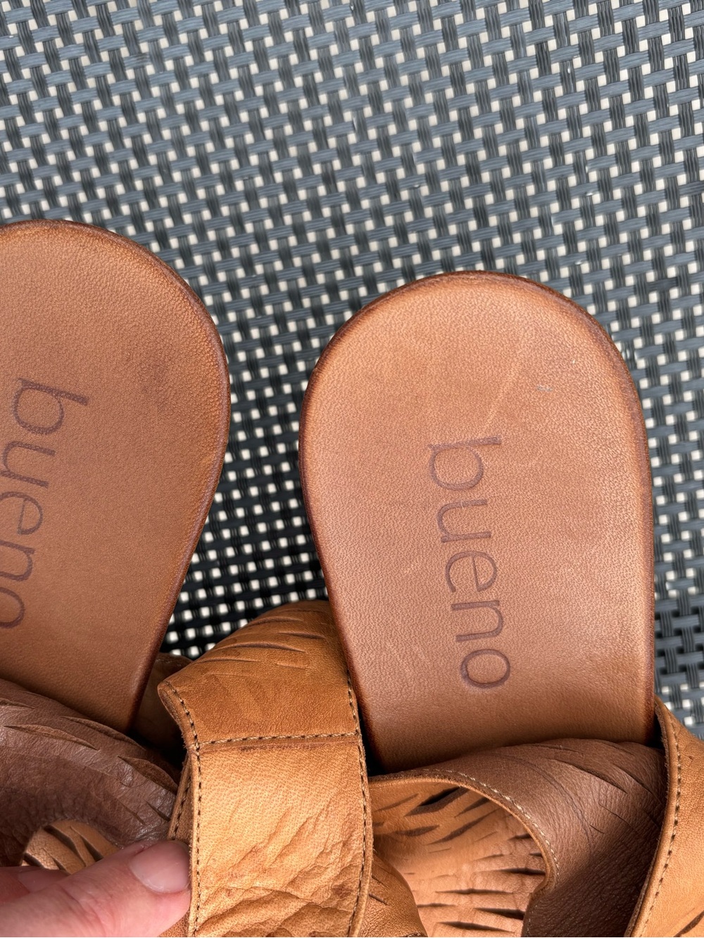 Bueno Women's Cognac Lacey Slingback Sandals - Picture 3 of 10